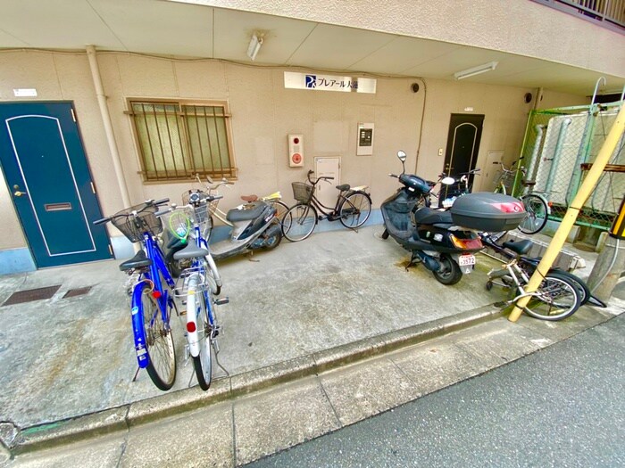 物件外観写真5　(駐輪場)