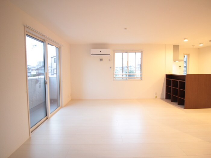 物件内観写真10　(居室)