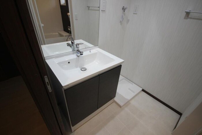 物件内観写真8　(洗面)