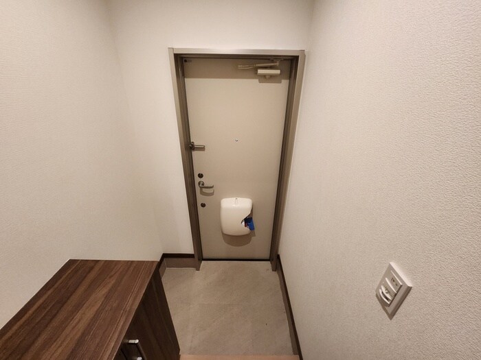 物件内観写真14　(玄関)