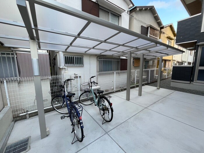 物件外観写真4　(駐輪場)