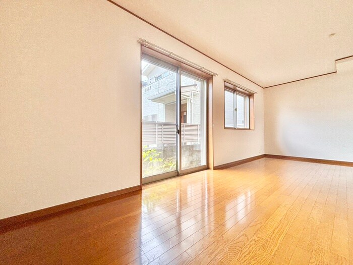 物件内観写真4　(居室)