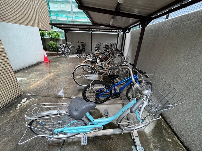 物件外観写真6　(駐輪場)