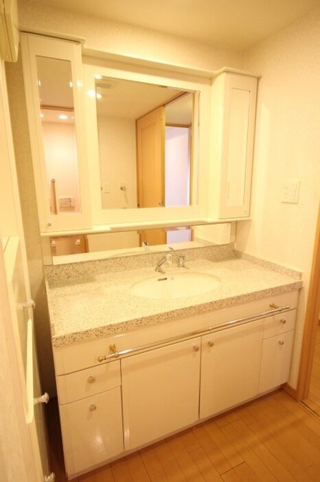 物件内観写真11　(洗面)