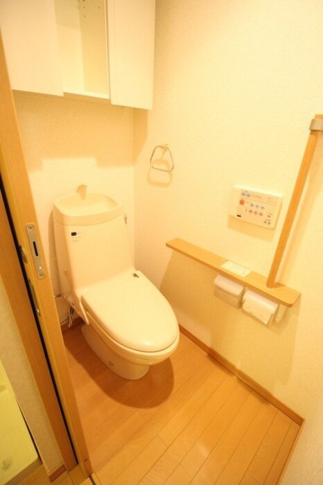 物件内観写真13　(トイレ)