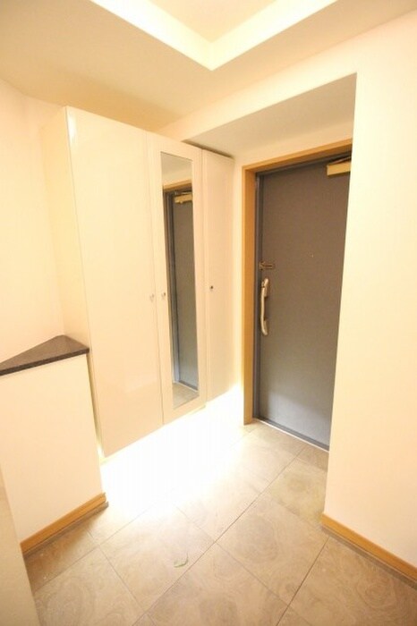 物件内観写真15　(玄関)