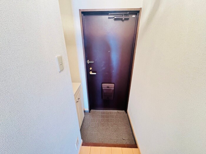 物件内観写真14　(玄関)
