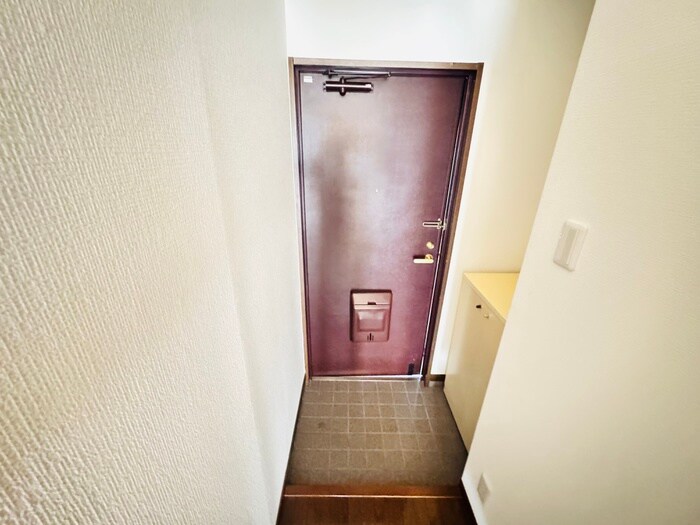 物件内観写真14　(玄関)