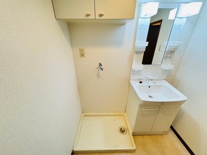 物件内観写真18　(洗濯機置場)