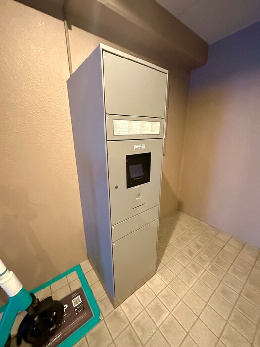 物件外観写真4　(エントランス部分)