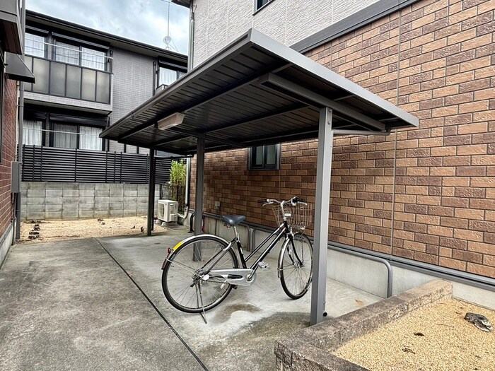 物件外観写真5　(駐輪場)