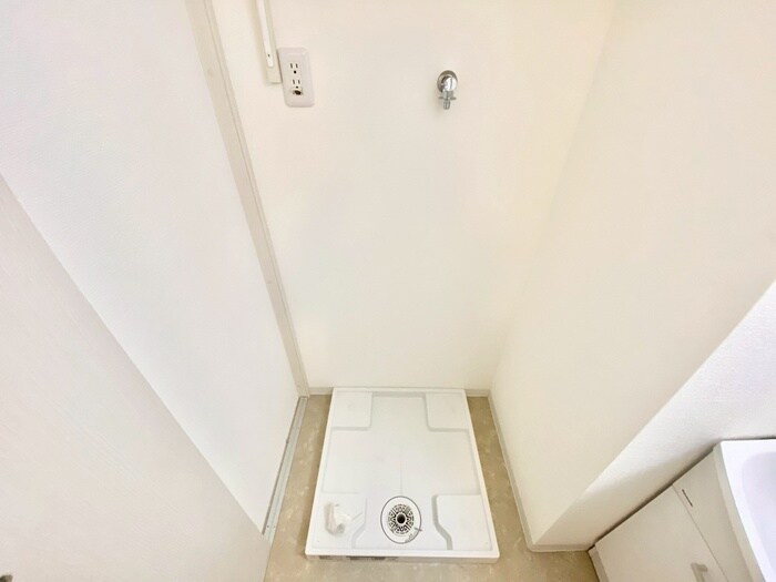 物件内観写真18　(洗濯機置場)