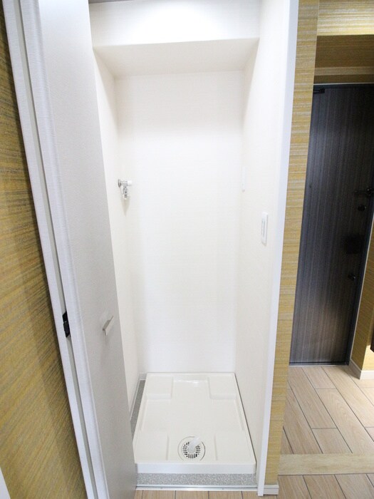 物件内観写真11　(洗濯機置場)