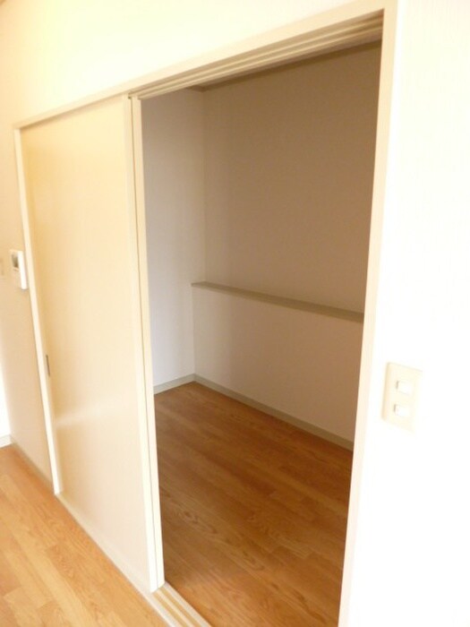 物件内観写真11　(収納)