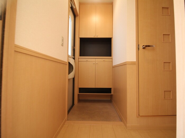 物件内観写真15　(玄関)