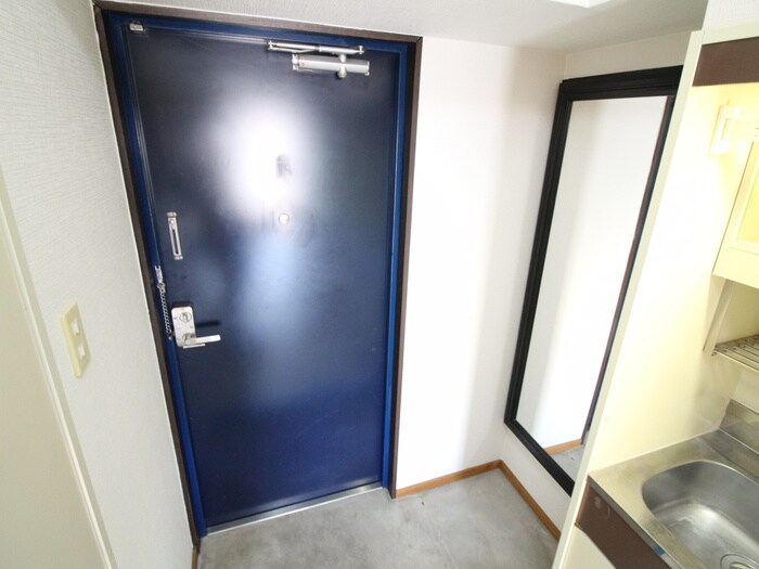 物件内観写真18　(玄関)