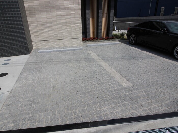 物件外観写真4　(駐車場)