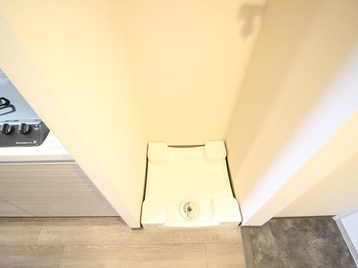 物件内観写真11　(洗濯機置場)