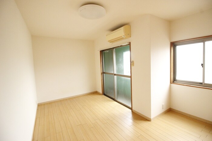 物件内観写真9　(居室)