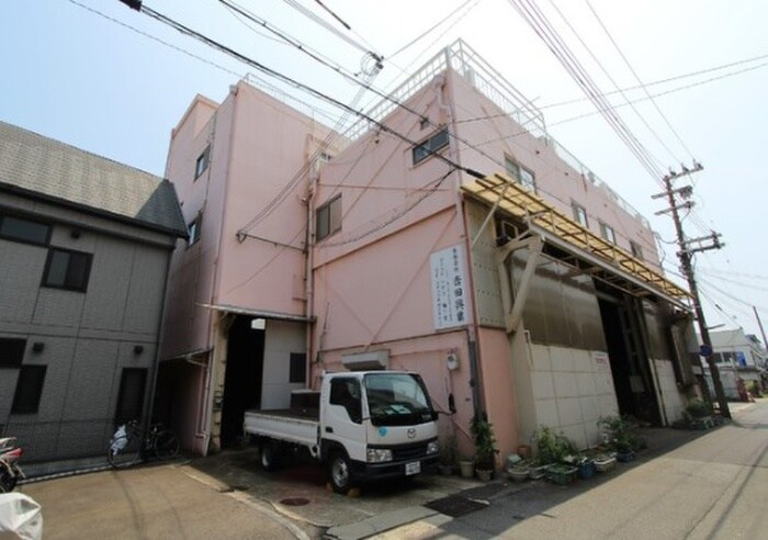 物件外観写真4　(駐車場)