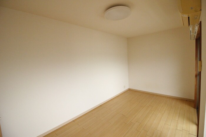 物件内観写真11　(居室)