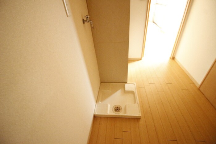 物件内観写真12　(洗濯機置場)