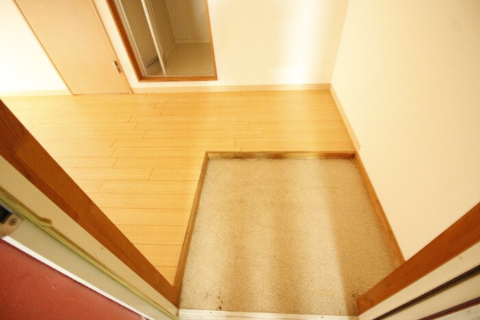 物件内観写真18　(玄関)