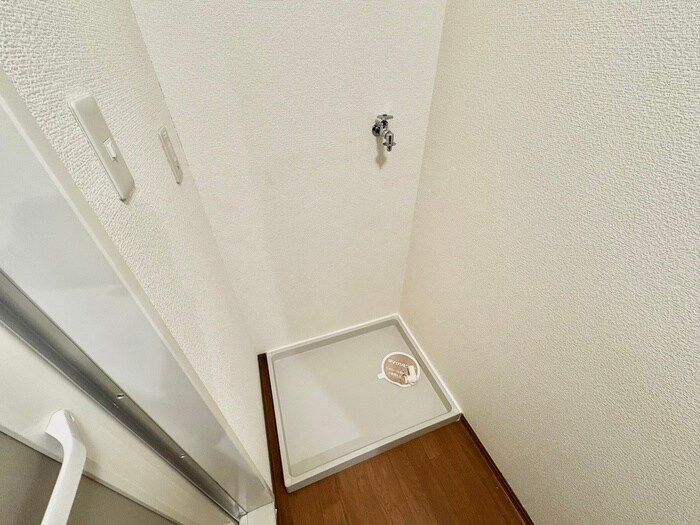 物件内観写真12　(洗濯機置場)