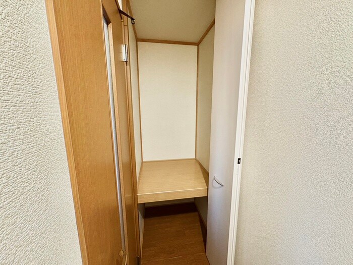 物件内観写真15　(収納)
