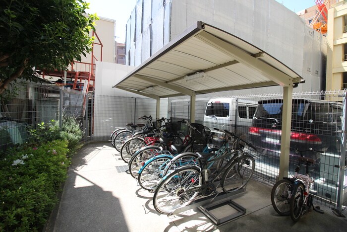 物件外観写真4　(駐輪場)