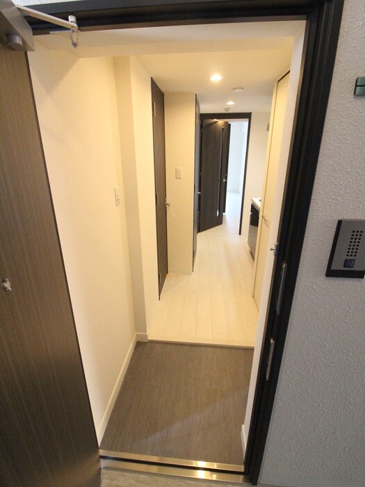 物件内観写真7　(玄関)