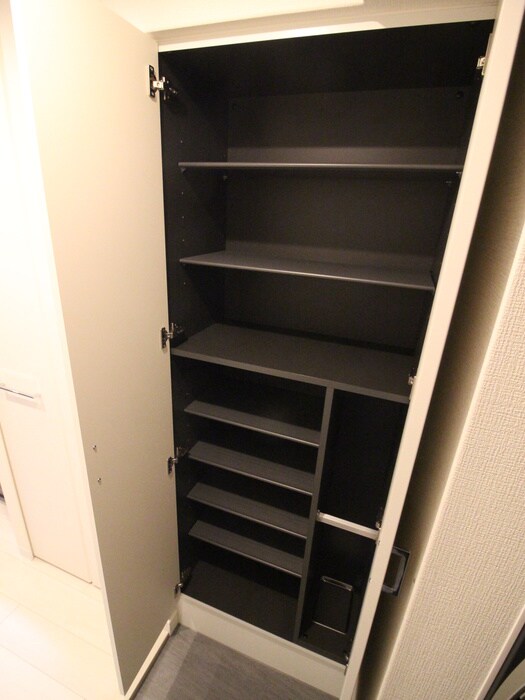 物件内観写真8　(靴箱)