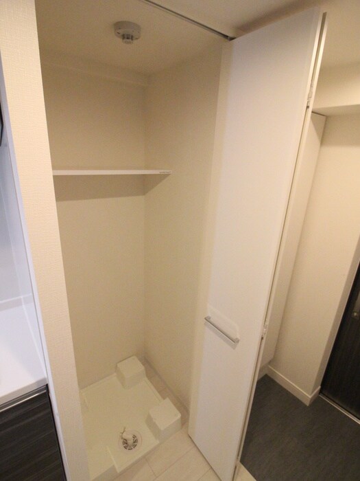 物件内観写真15　(洗濯機置場)