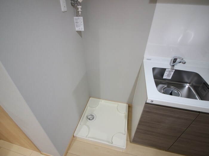 物件内観写真16　(洗濯機置場)