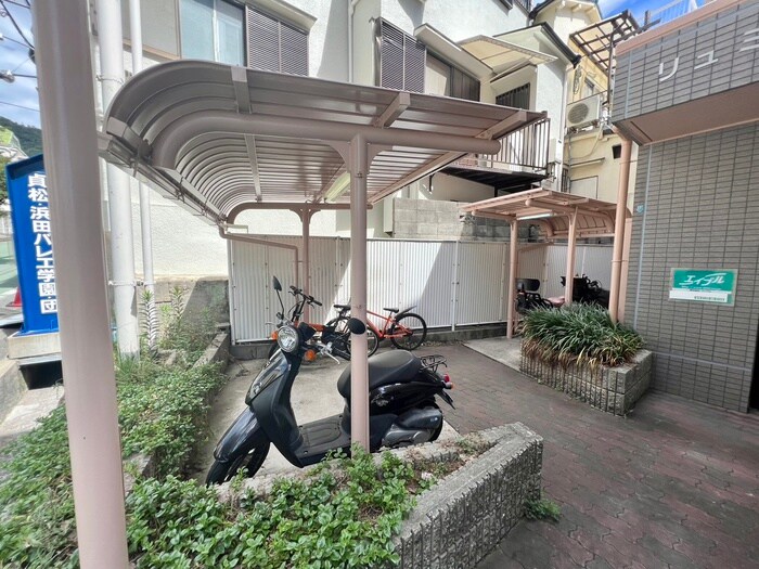 物件外観写真3　(駐輪場)