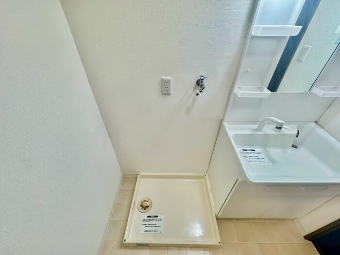 物件内観写真10　(洗濯機置場)