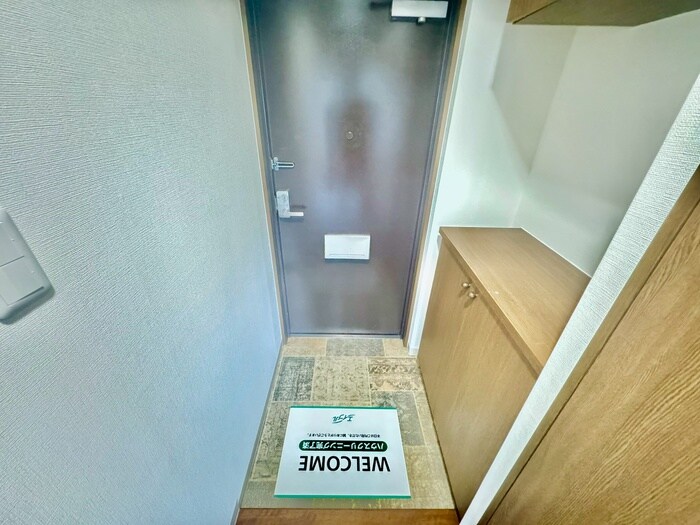 物件内観写真18　(玄関)