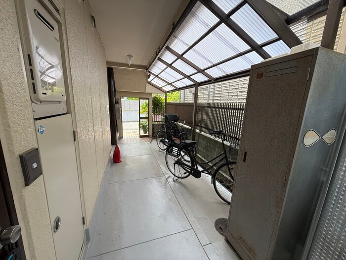 物件外観写真5　(駐輪場)
