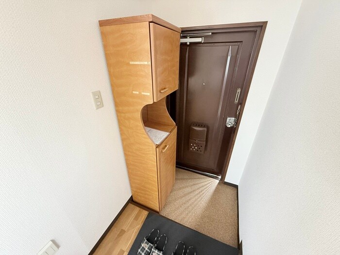 物件内観写真16　(玄関)