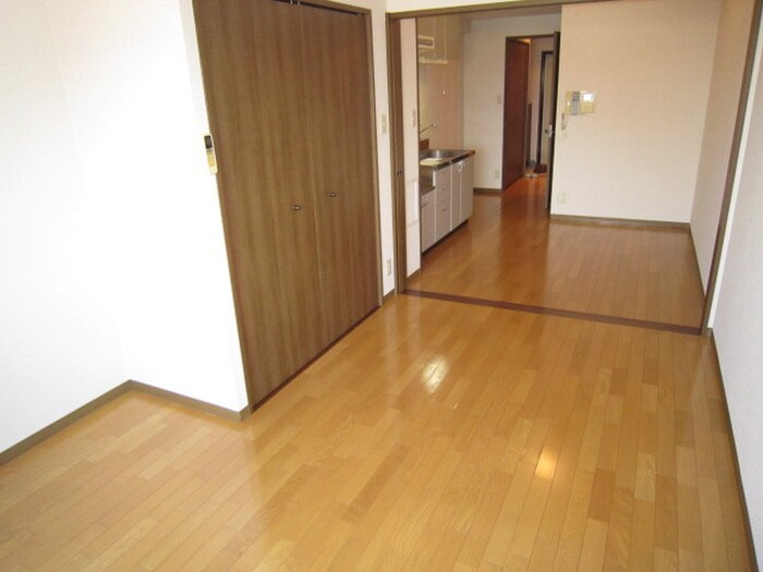 物件内観写真8　(居室)