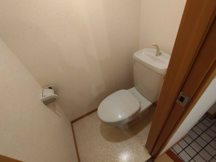 物件内観写真14　(トイレ)