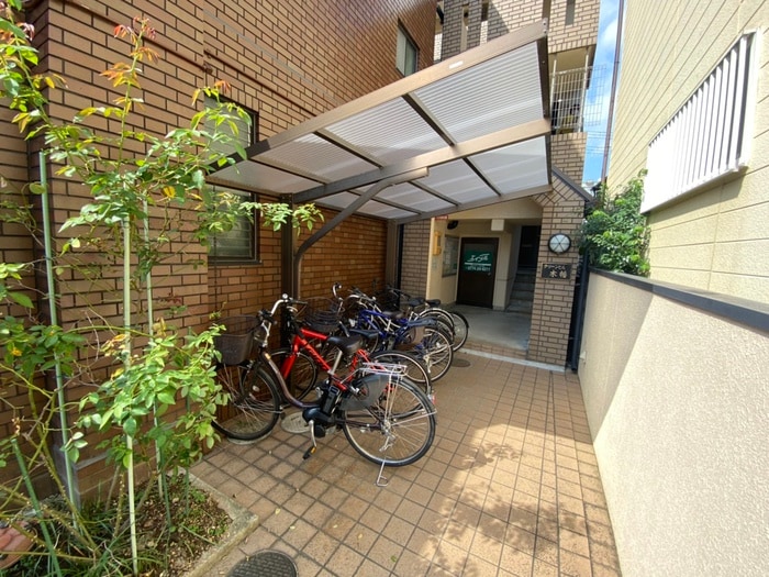 物件外観写真5　(駐輪場)