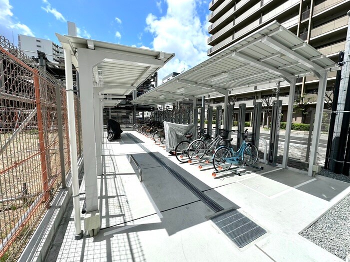 物件外観写真3　(駐輪場)