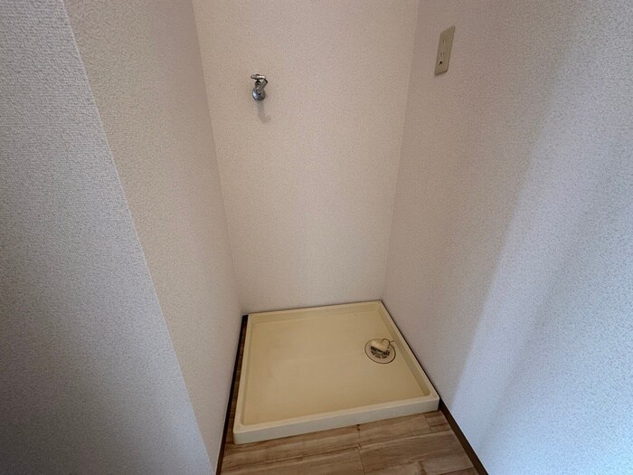 物件内観写真7　(洗濯機置場)