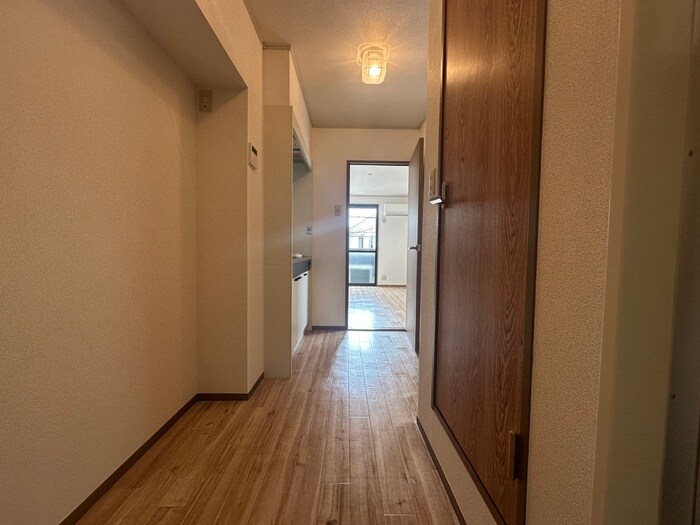 物件内観写真14　(廊下)