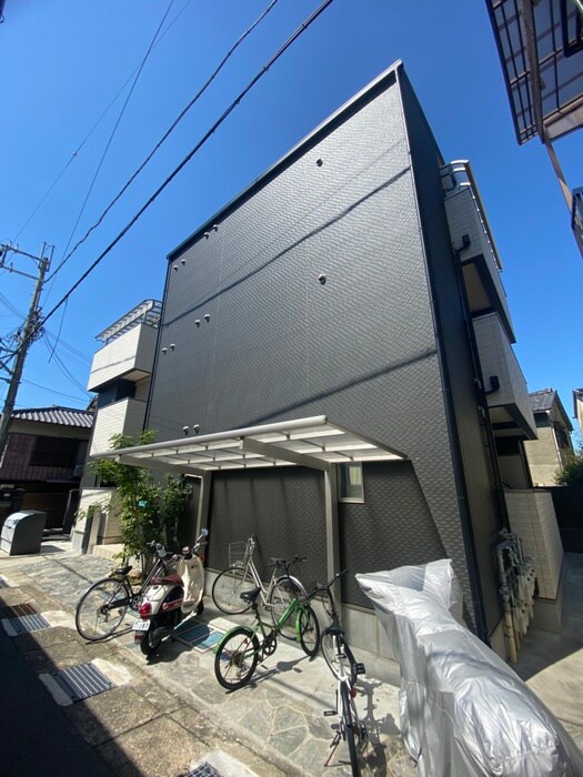 物件外観写真2　(駐輪場)