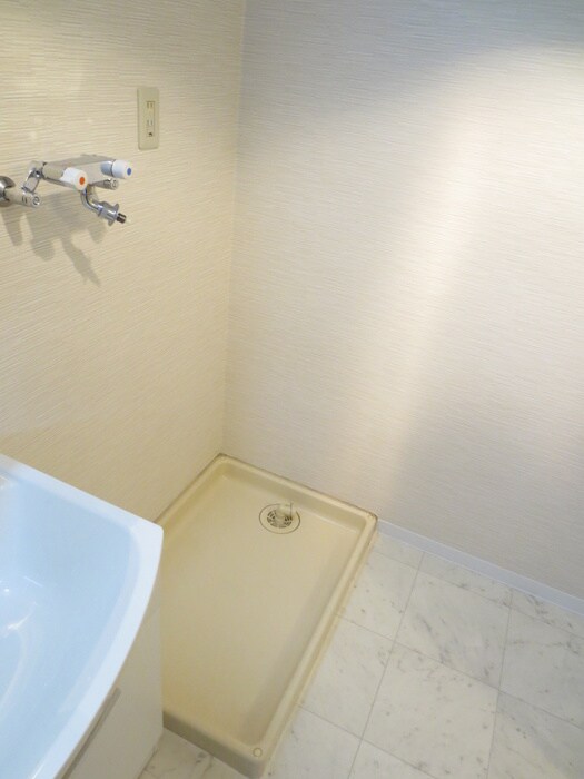 物件内観写真9　(洗濯機置場)