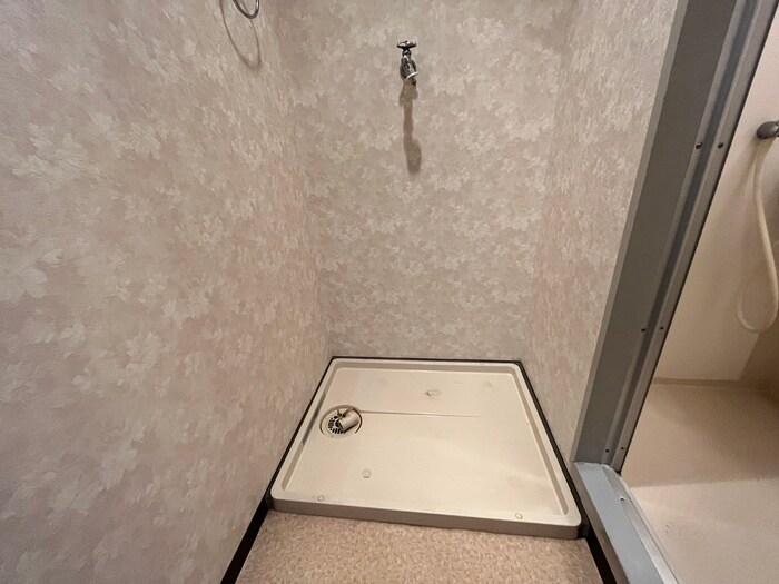 物件内観写真10　(洗濯機置場)