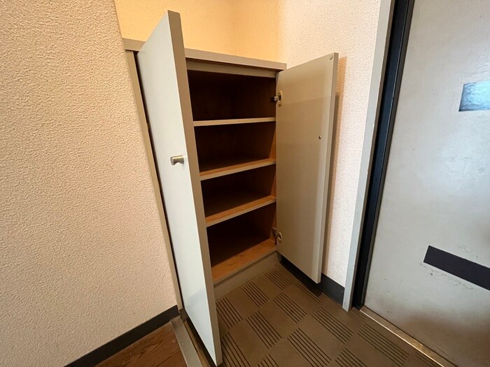 物件内観写真16　(靴箱)