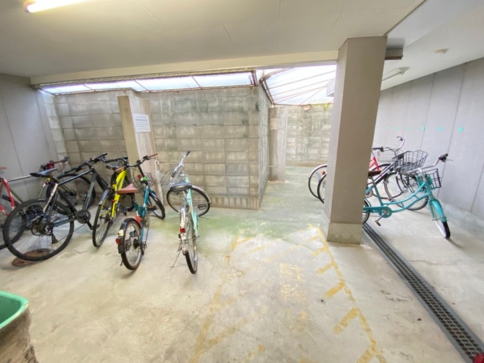 物件外観写真3　(駐輪場)